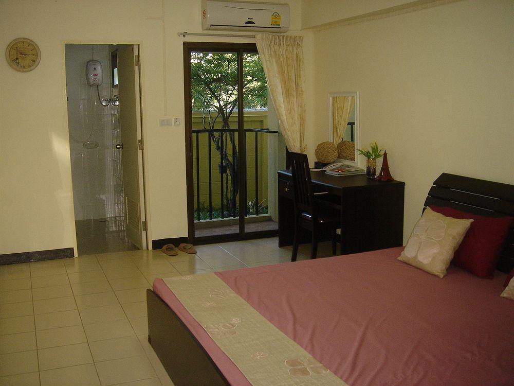 The European Place Bangkok Esterno foto