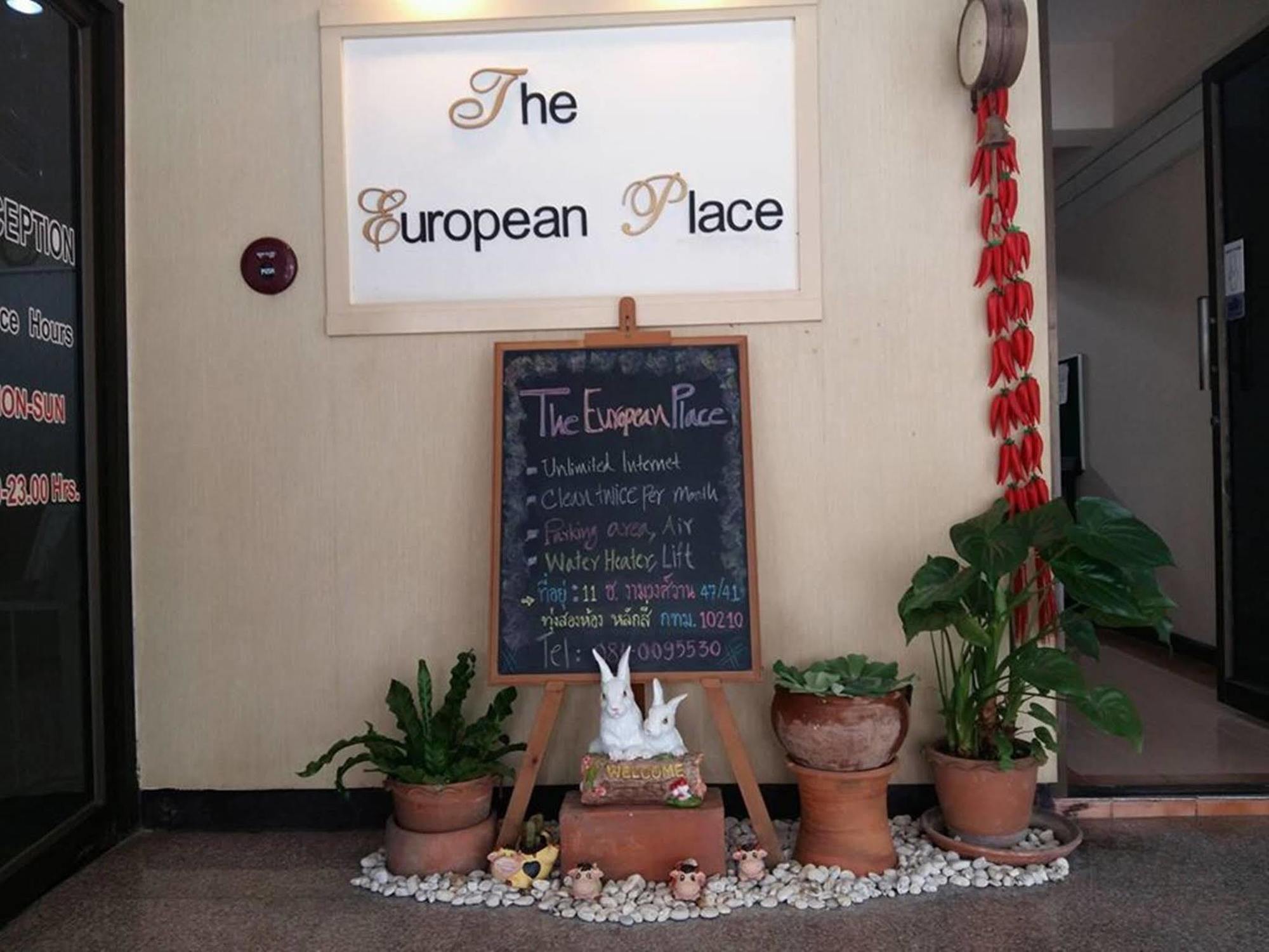 The European Place Bangkok Esterno foto